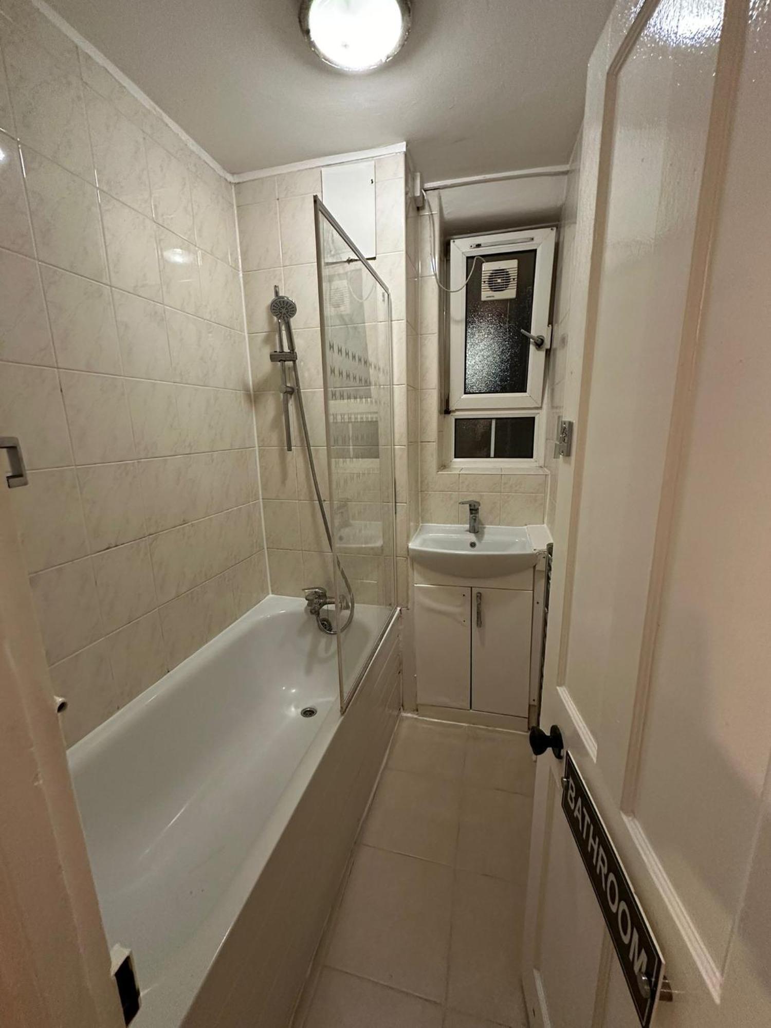 Beautiful Private Double In A Shared 3-bedroom Minutes Walk From Bethnal Apartament Londra