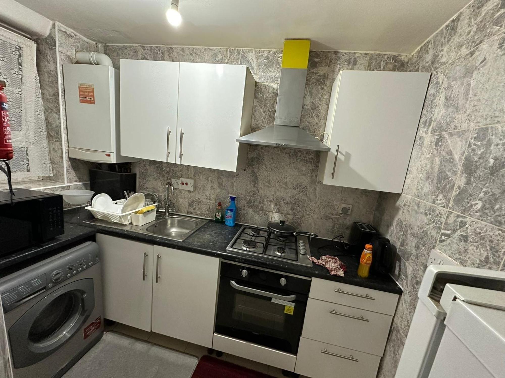 Beautiful Private Double In A Shared 3-bedroom Minutes Walk From Bethnal Apartament *