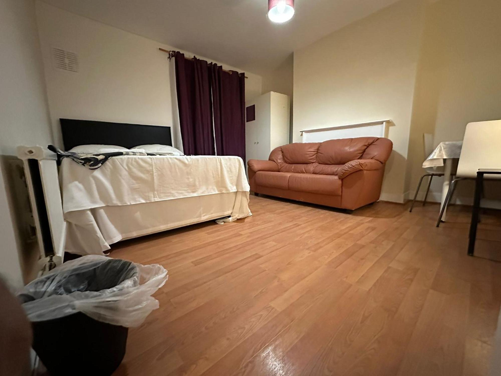 Beautiful Private Double In A Shared 3-bedroom Minutes Walk From Bethnal Apartament Londra