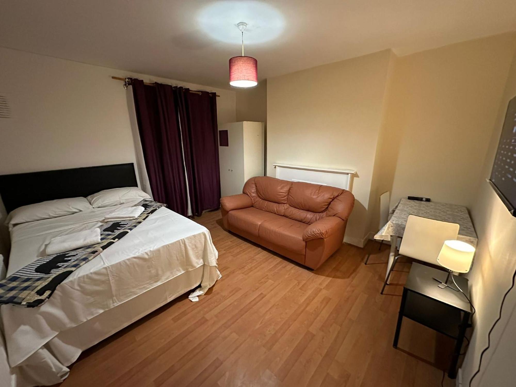 Apartament Beautiful Private Double In A Shared 3-bedroom Minutes Walk From Bethnal